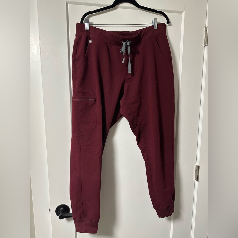 Figs Scrubs: Burgundy Jogger Pants